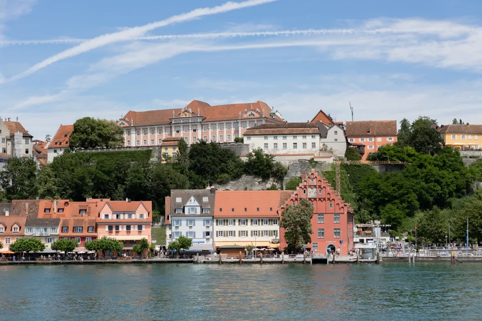 Lindau am Bodensee – Blick auf die Häuser am Hafen