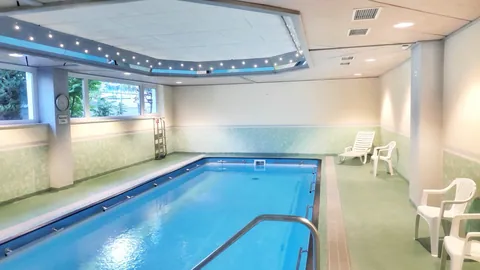RELAX-ORANGE – gemeinschaftlicher Innenpool in Sonthofen